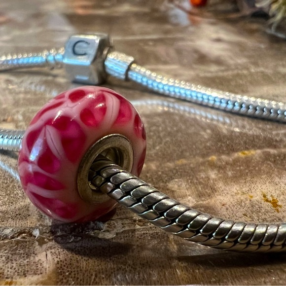 New Authentic Chamilia Swarovski Fuchsia Flames Murano Bead Fuchsia Pink White - Picture 4 of 4